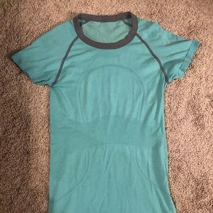 Lululemon Swiftly Short Sleeve - Size 6